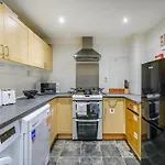 Ra1gh- Cosy, Free Parking & Fast Wi-fi *