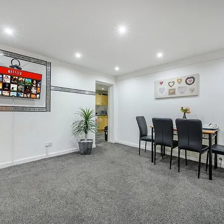 Ra1gh- Cosy, Free Parking & Fast Wi-fi Leeds (West Yorkshire)