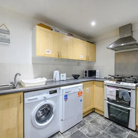 Ra1gh- Cosy, Free Parking & Fast Wi-fi *