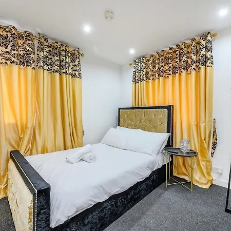 Ra1gh- Cosy, Free Parking & Fast Wi-fi Apartment Leeds (West Yorkshire)