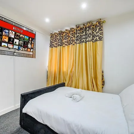 Ra1gh- Cosy, Free Parking & Fast Wi-fi Apartment