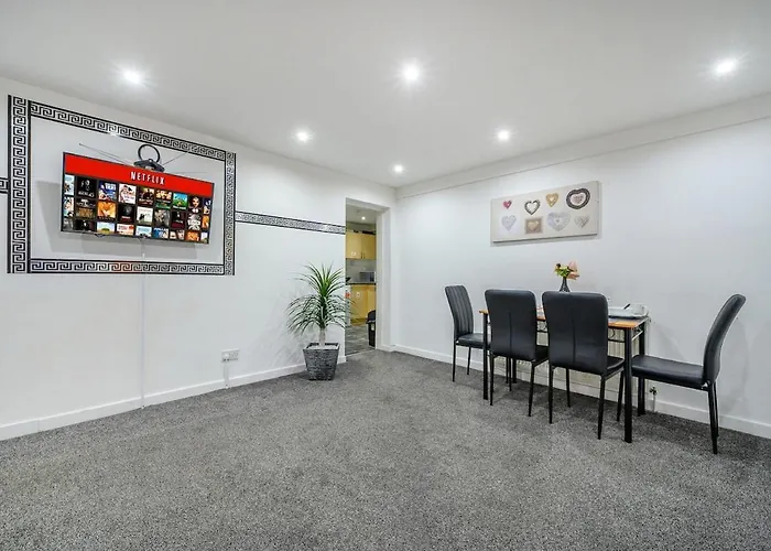 Ra1gh- Cosy, Free Parking & Fast Wi-fi Leeds (West Yorkshire)