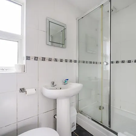Ra1gh- Cosy, Free Parking & Fast Wi-fi * Leeds (West Yorkshire)